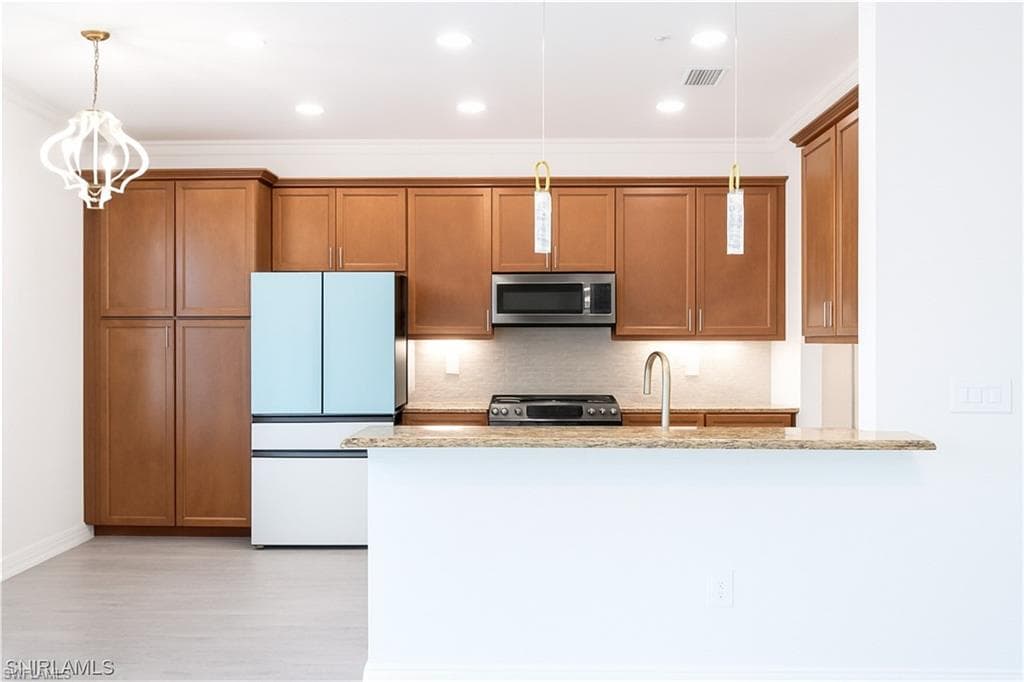 6533 Monterey Pt 204, Naples, FL 34105-22