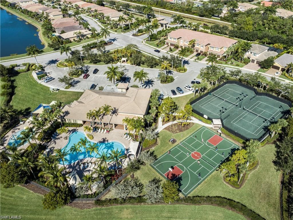 6533 Monterey Pt 204, Naples, FL 34105-25