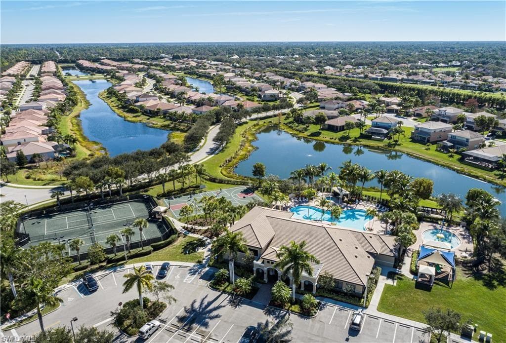 6533 Monterey Pt 204, Naples, FL 34105-26