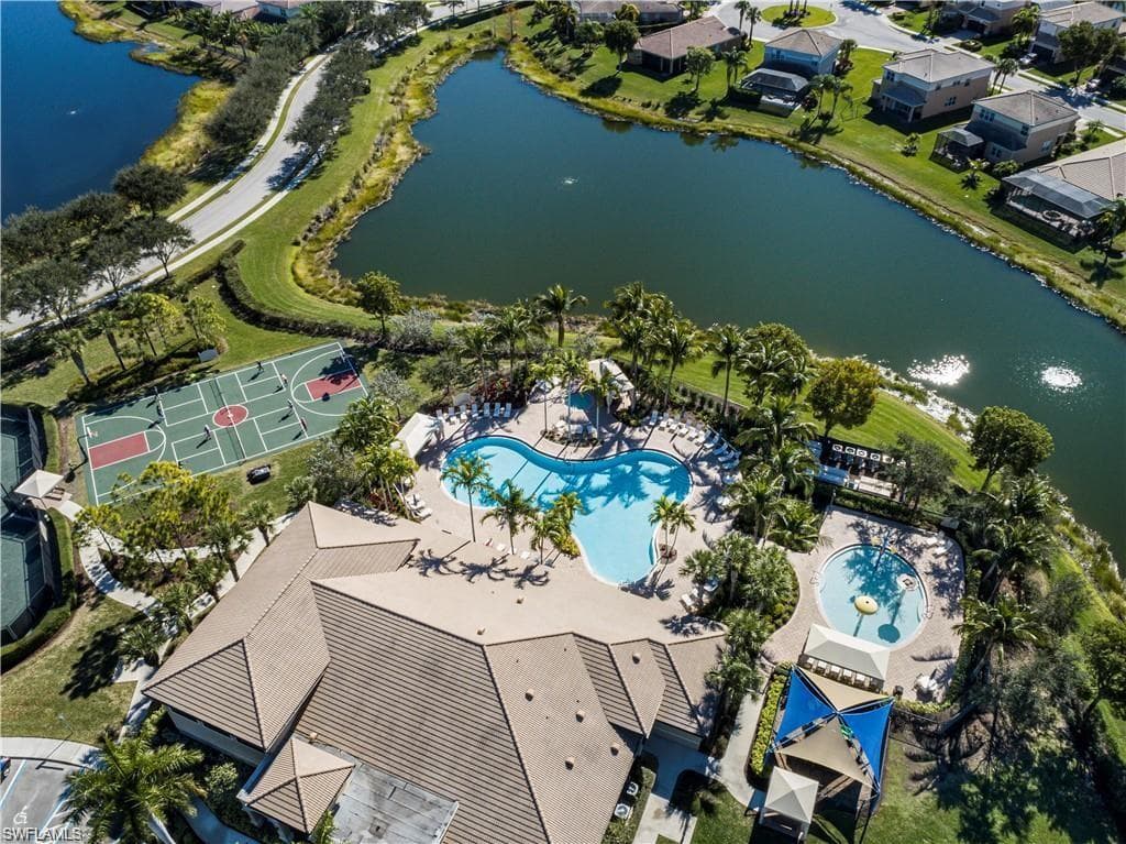 6533 Monterey Pt 204, Naples, FL 34105-27