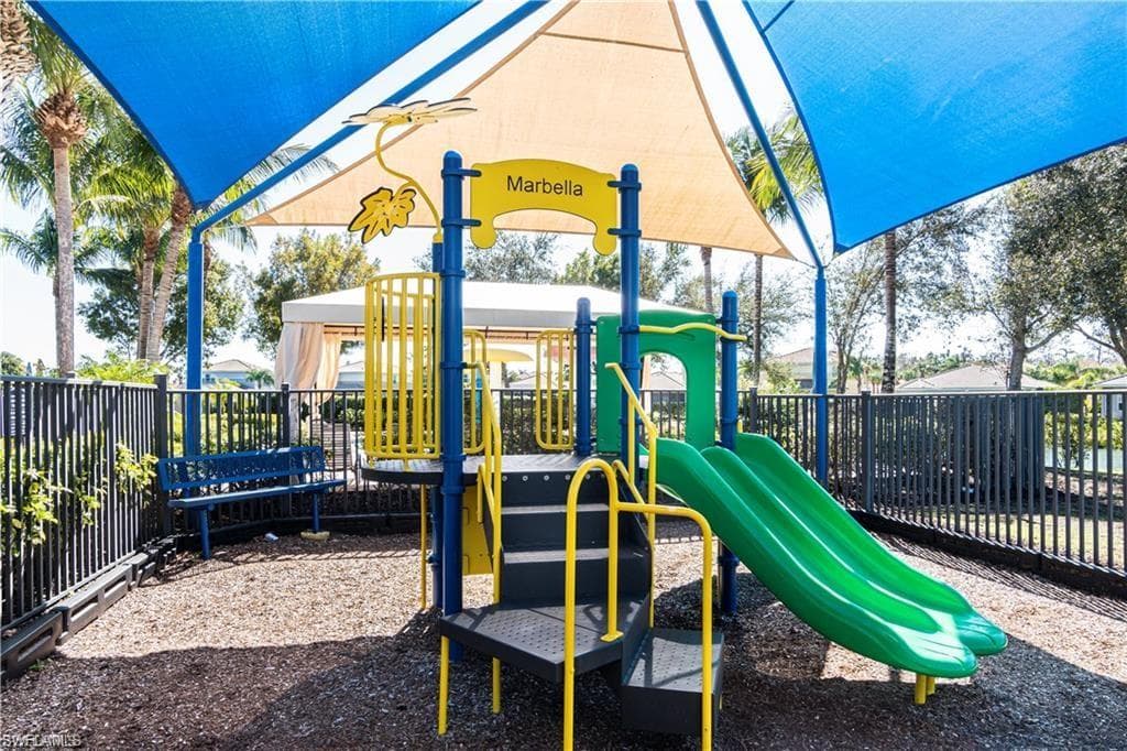 6533 Monterey Pt 204, Naples, FL 34105-30