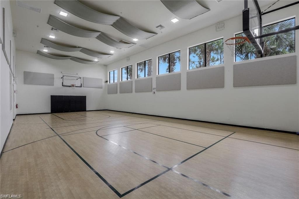 6533 Monterey Pt 204, Naples, FL 34105-33