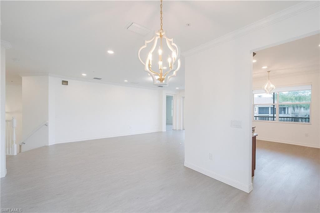 6533 Monterey Pt 204, Naples, FL 34105-7