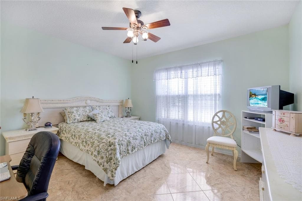 6930 Huntington Lakes Cir 102, Naples, FL 34119-15