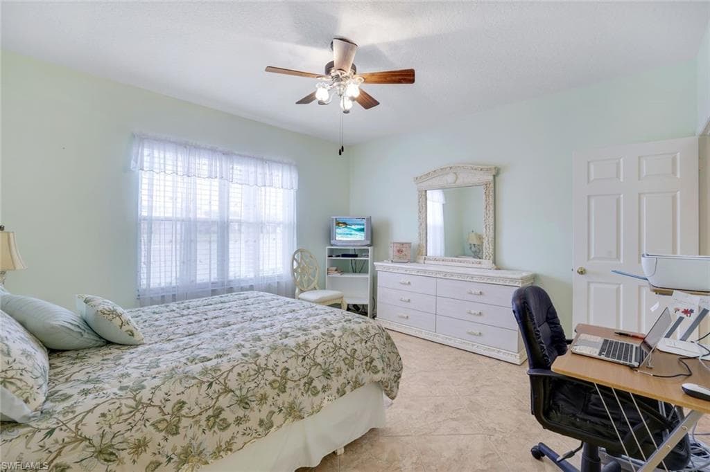 6930 Huntington Lakes Cir 102, Naples, FL 34119-16