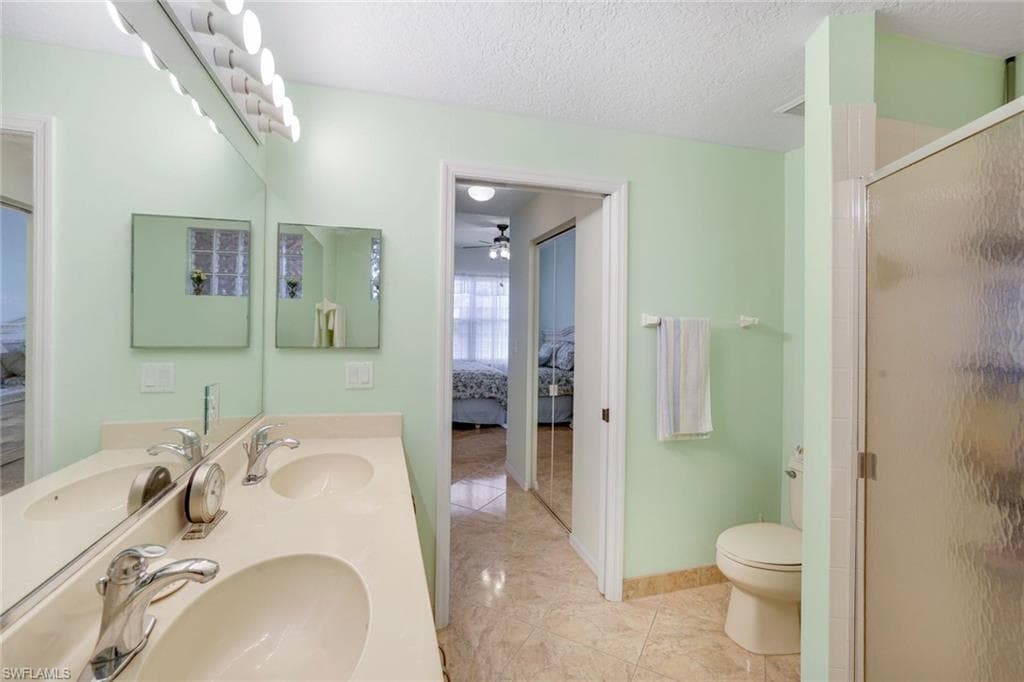 6930 Huntington Lakes Cir 102, Naples, FL 34119-17