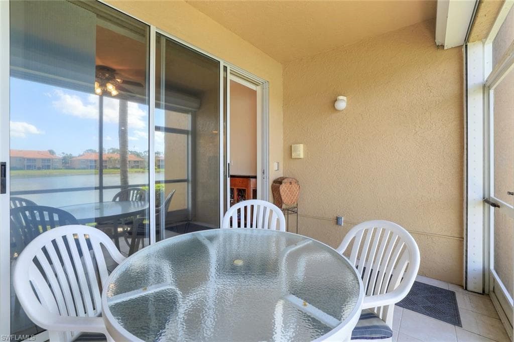 6930 Huntington Lakes Cir 102, Naples, FL 34119-22