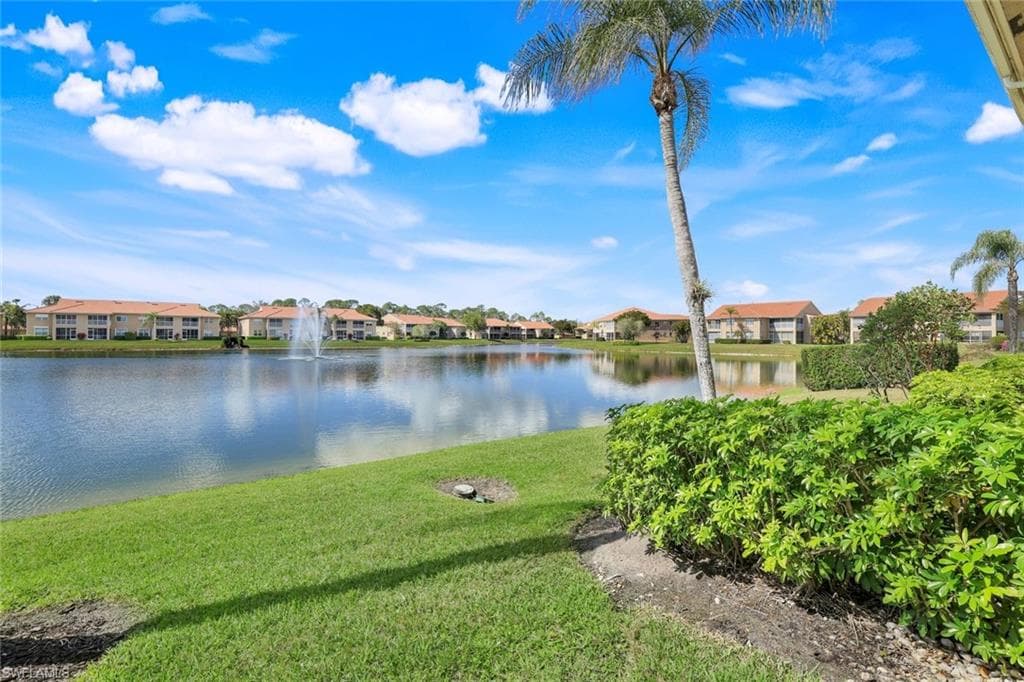 6930 Huntington Lakes Cir 102, Naples, FL 34119-25