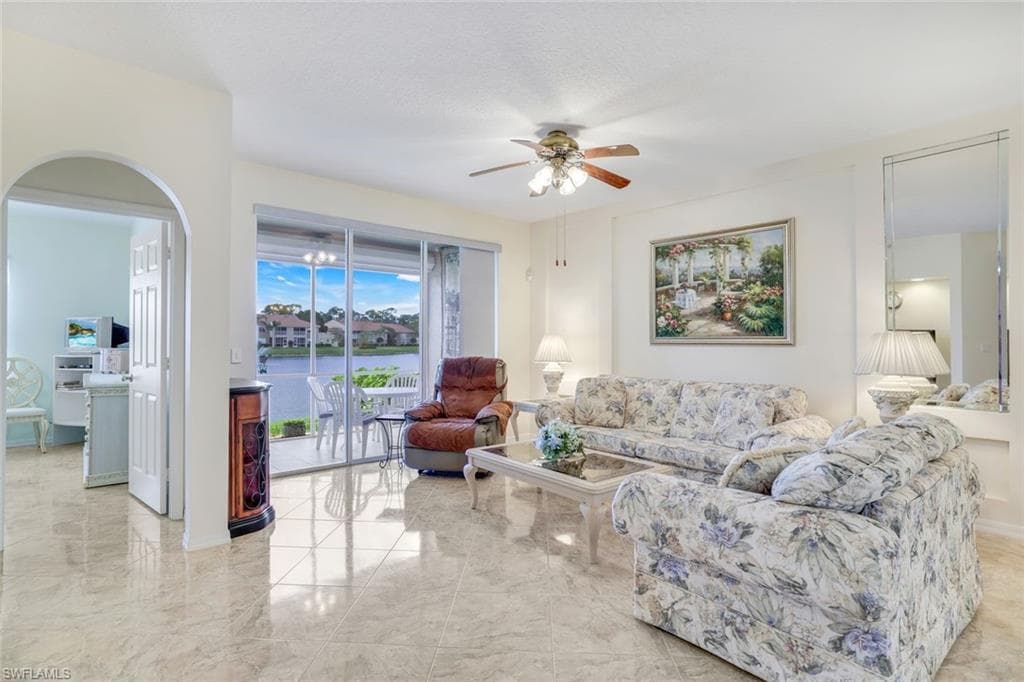 6930 Huntington Lakes Cir 102, Naples, FL 34119-5