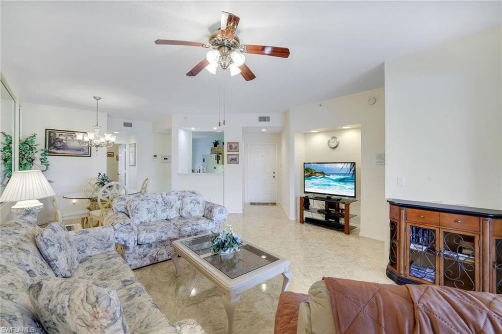 6930 Huntington Lakes Cir 102, Naples, FL 34119-7