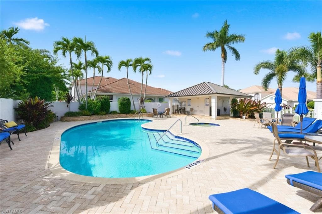 2165 Paget Cir 1, Naples, FL 34112-34