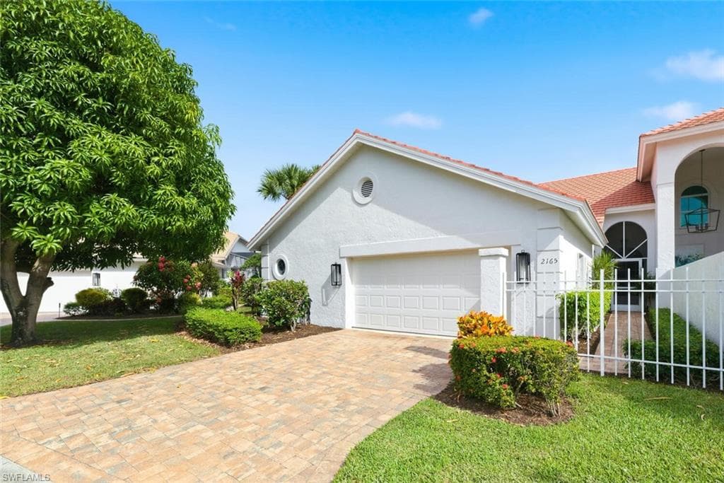 2165 Paget Cir 1, Naples, FL 34112-2