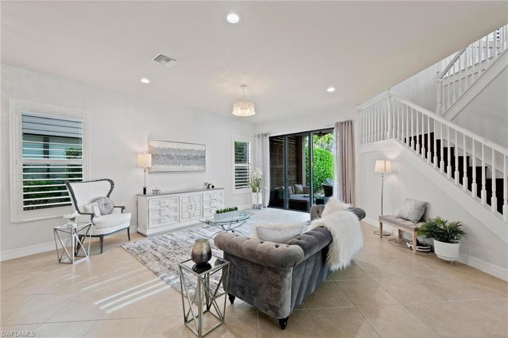 3082 Hudson Ter, Naples, FL 34119-12