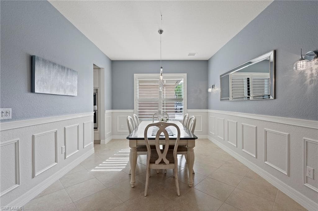 3082 Hudson Ter, Naples, FL 34119-14