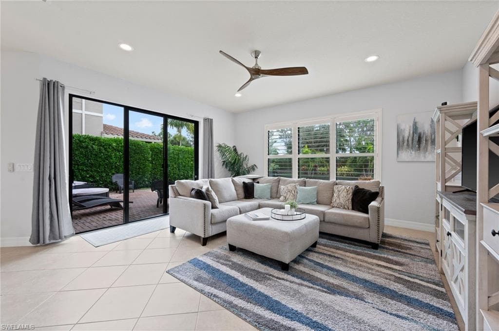 3082 Hudson Ter, Naples, FL 34119-19