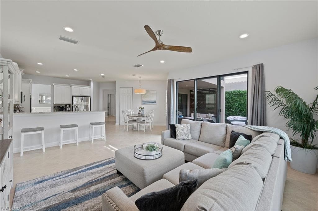 3082 Hudson Ter, Naples, FL 34119-20