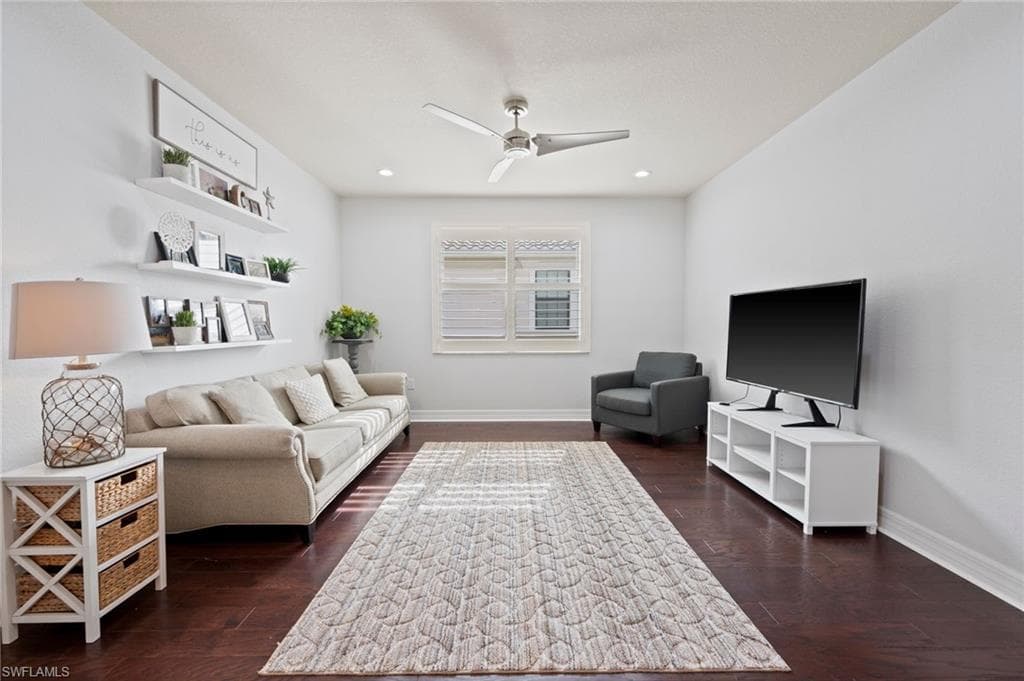 3082 Hudson Ter, Naples, FL 34119-24