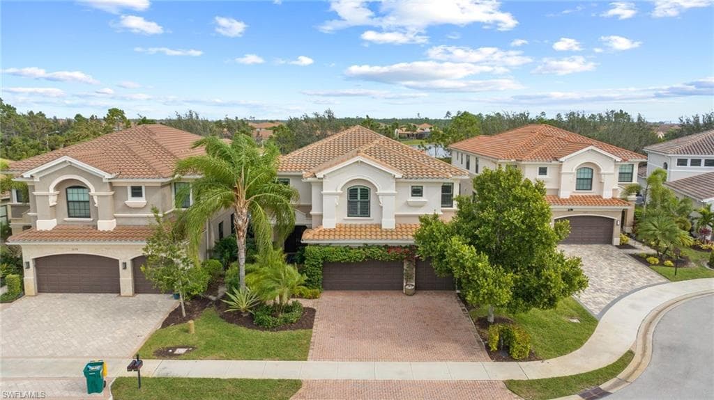 3082 Hudson Ter, Naples, FL 34119-1
