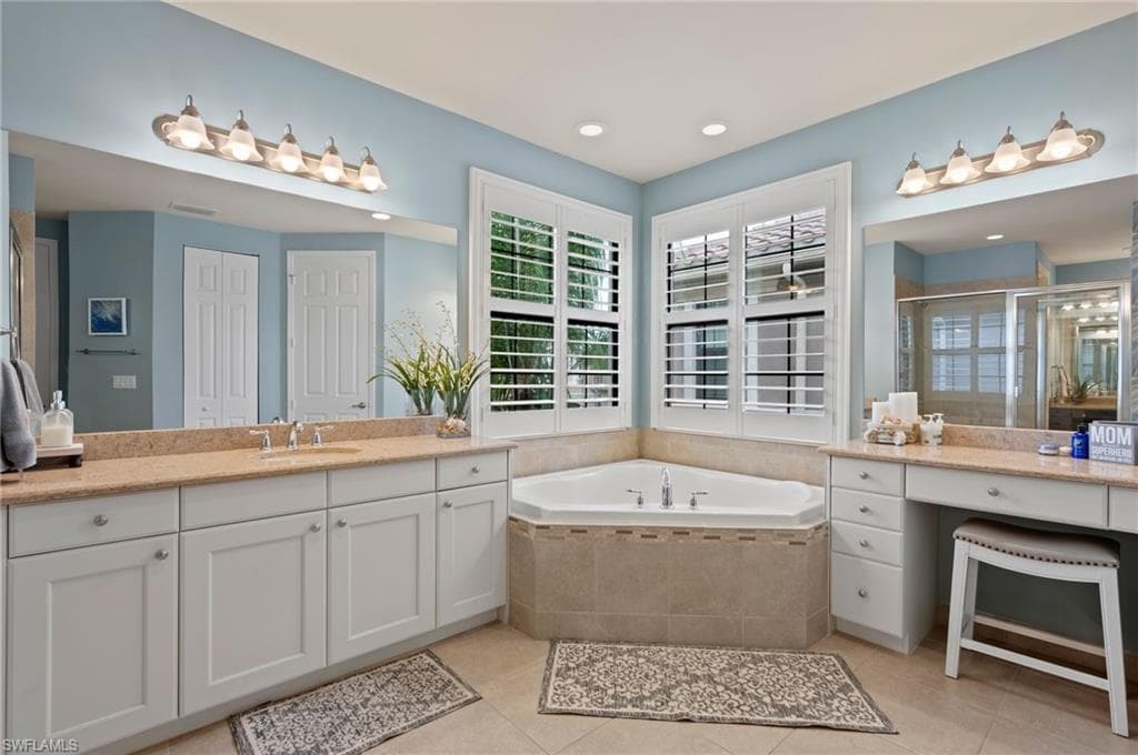 3082 Hudson Ter, Naples, FL 34119-31