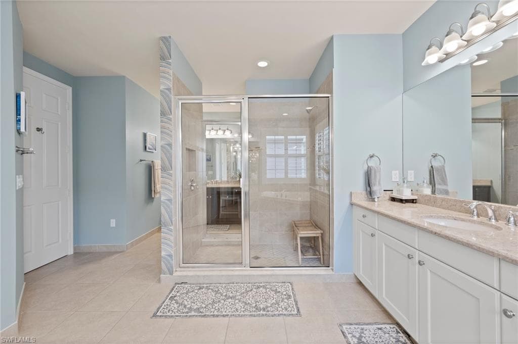 3082 Hudson Ter, Naples, FL 34119-32