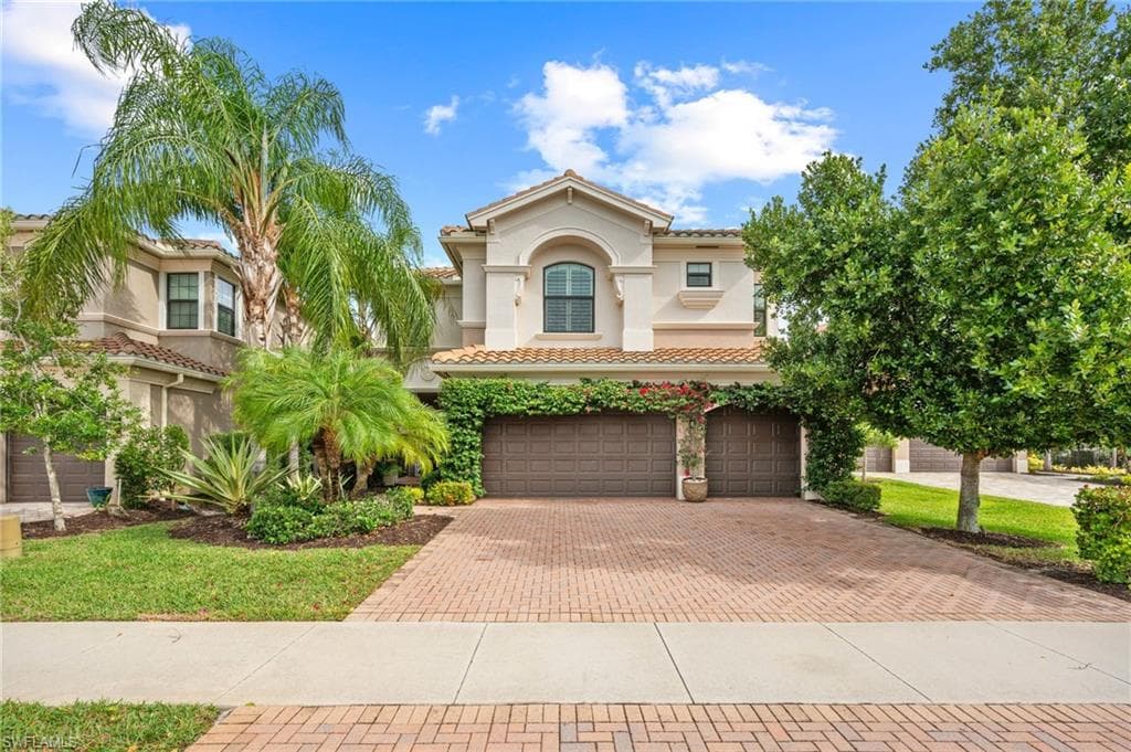 3082 Hudson Ter, Naples, FL 34119-2
