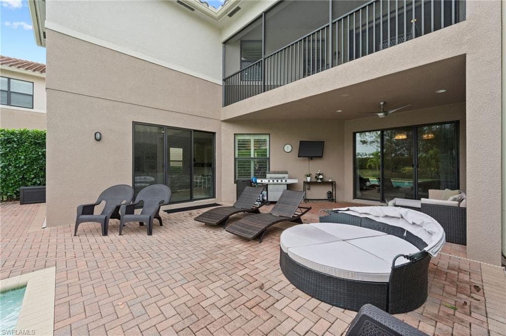 3082 Hudson Ter, Naples, FL 34119-45