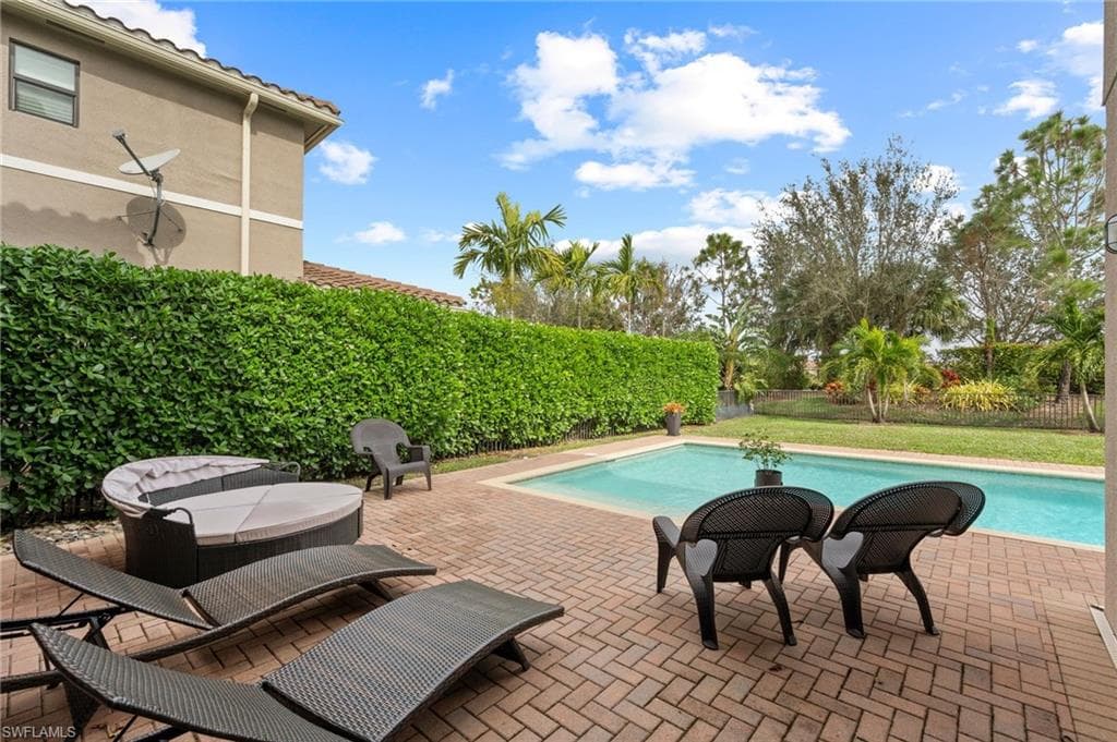 3082 Hudson Ter, Naples, FL 34119-46