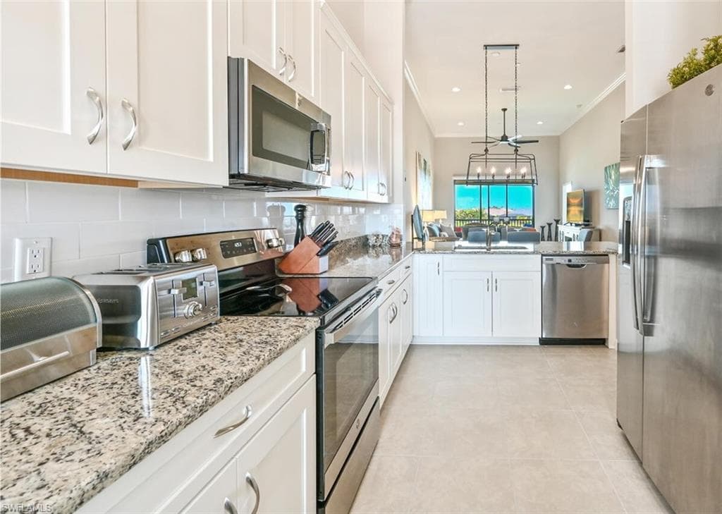 9389 Pocida Ct 202, Naples, FL 34119-8