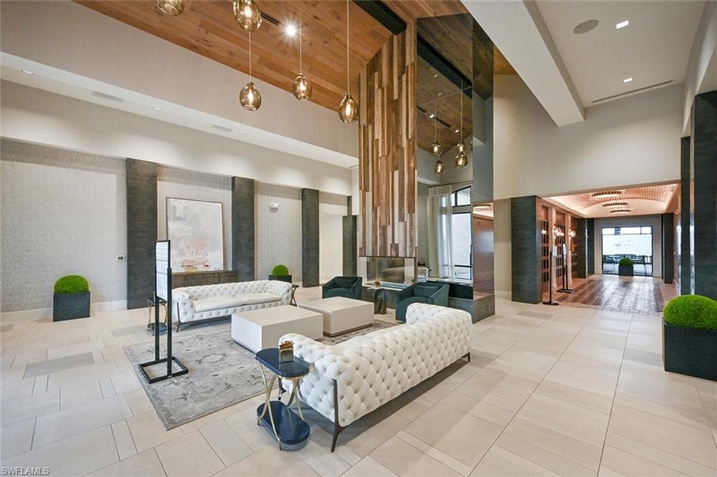 9389 Pocida Ct 202, Naples, FL 34119-34