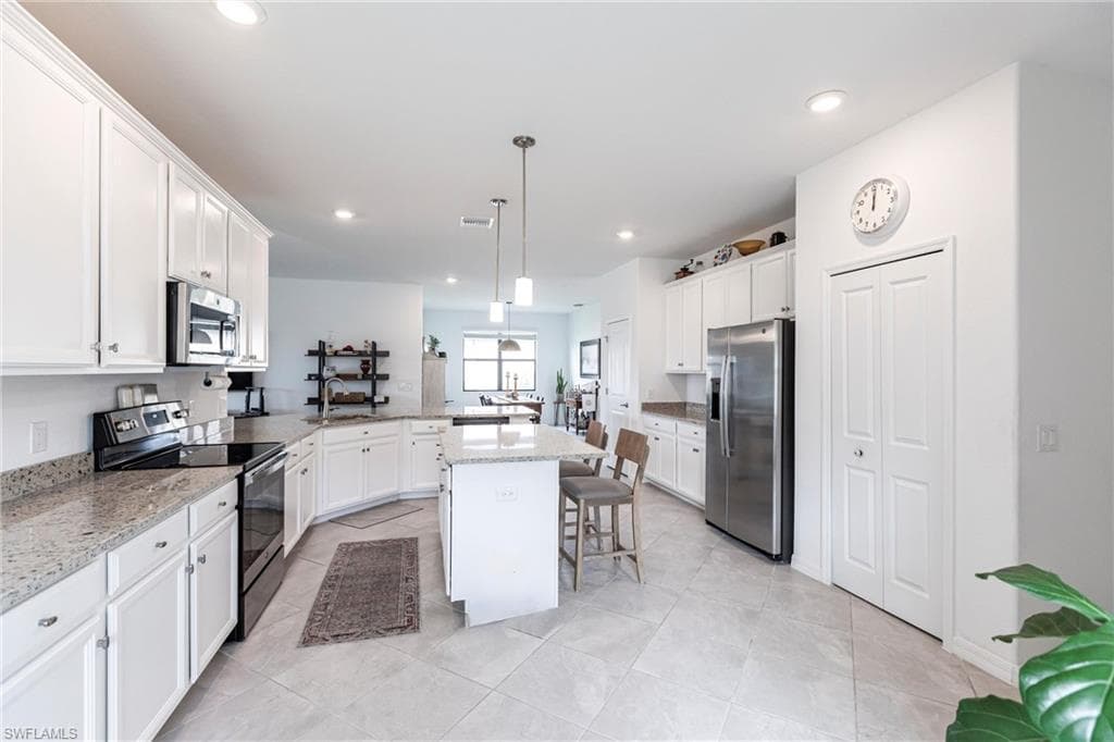 3413 Nombella Ct, Fort Myers, FL 33905-11