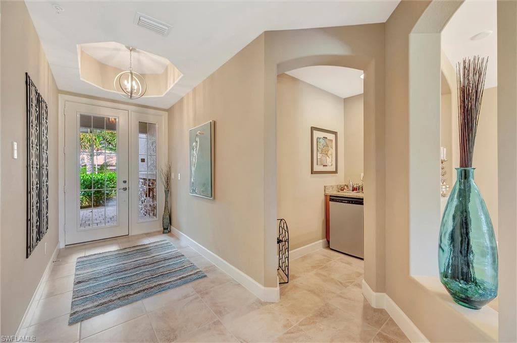 8026 Players Cove Dr 4, Naples, FL 34113-8