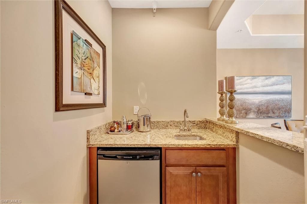 8026 Players Cove Dr 4, Naples, FL 34113-12