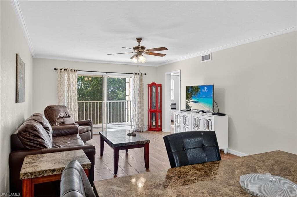 380 Horse Creek Dr 204, Naples, FL 34110-10