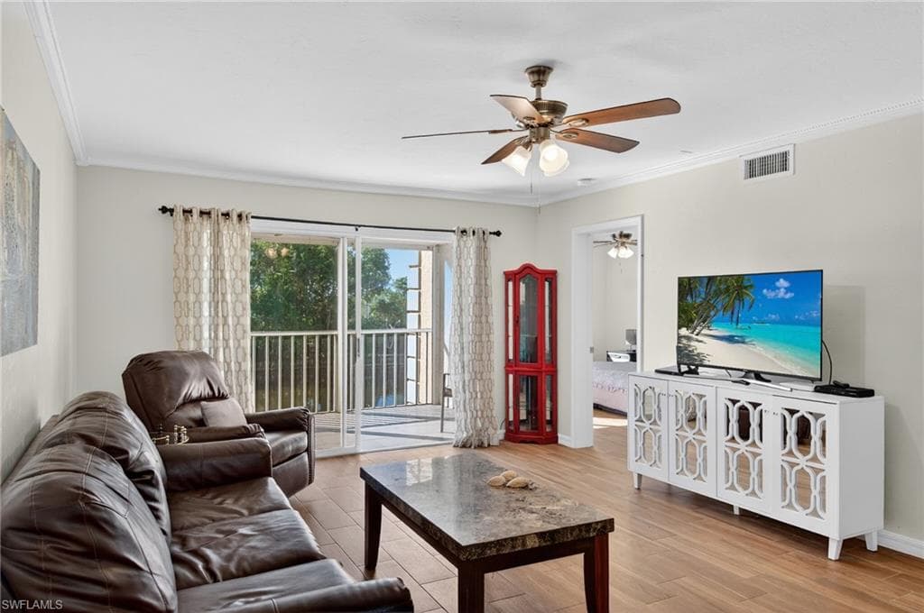 380 Horse Creek Dr 204, Naples, FL 34110-11