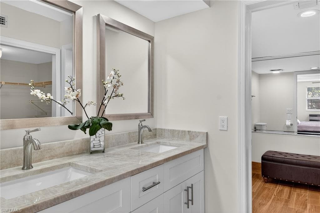 380 Horse Creek Dr 204, Naples, FL 34110-20