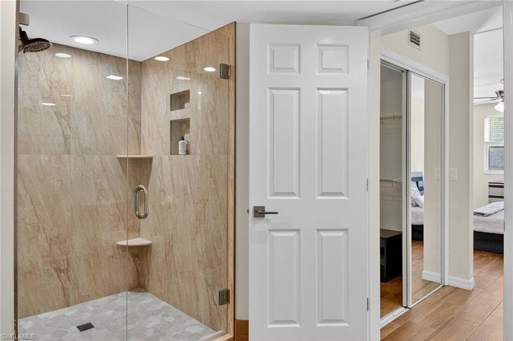 380 Horse Creek Dr 204, Naples, FL 34110-21