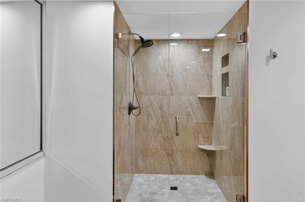 380 Horse Creek Dr 204, Naples, FL 34110-22