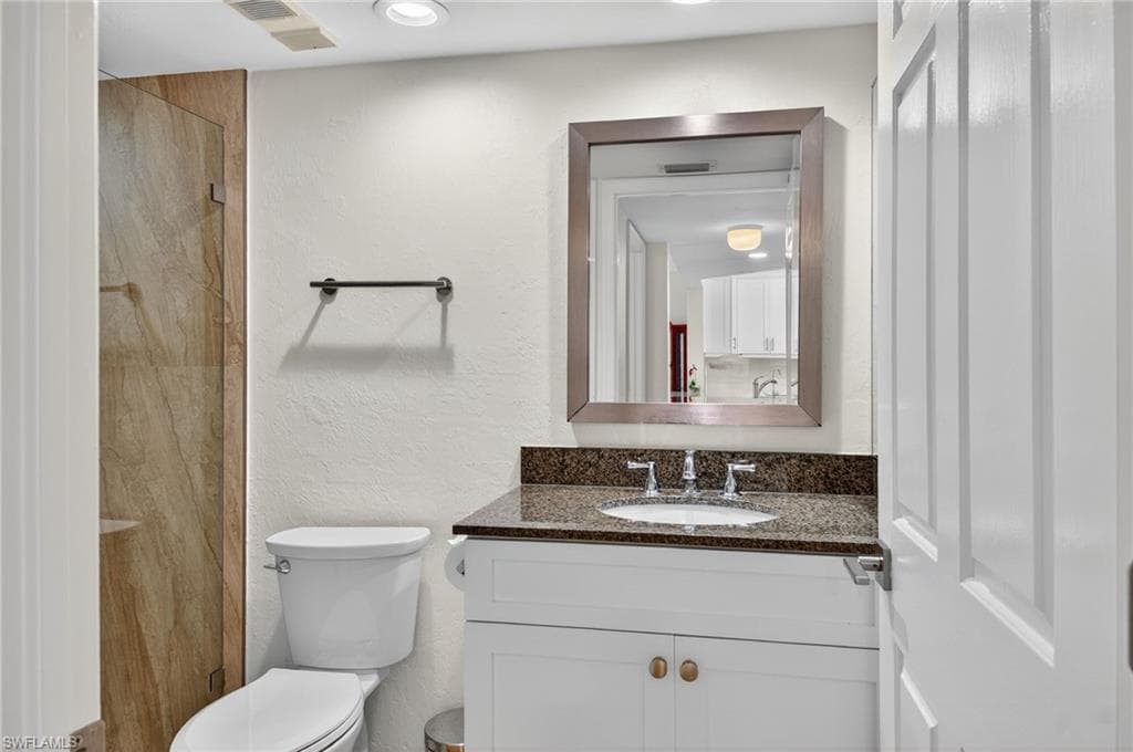 380 Horse Creek Dr 204, Naples, FL 34110-24