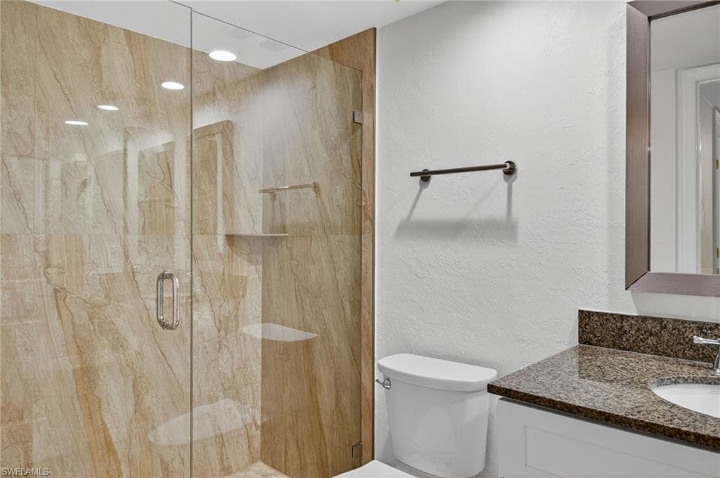 380 Horse Creek Dr 204, Naples, FL 34110-25