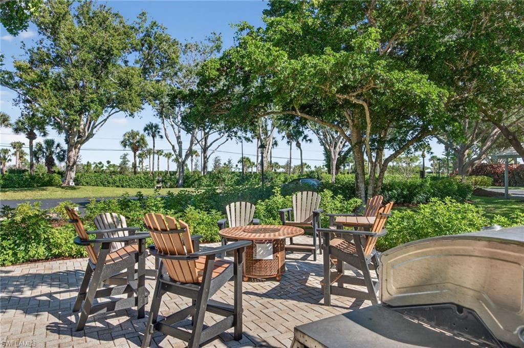 380 Horse Creek Dr 204, Naples, FL 34110-29