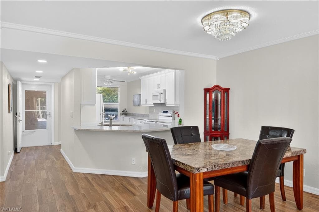 380 Horse Creek Dr 204, Naples, FL 34110-4