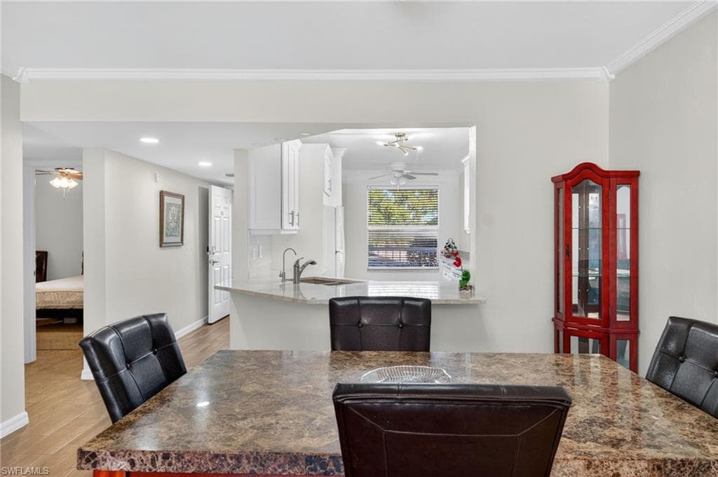 380 Horse Creek Dr 204, Naples, FL 34110-5