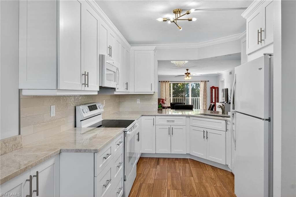 380 Horse Creek Dr 204, Naples, FL 34110-7