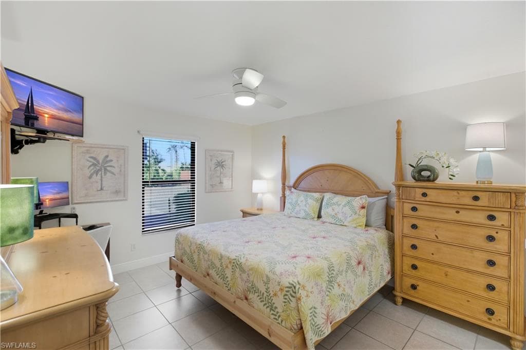 600 Neapolitan Way 105, Naples, FL 34103-9