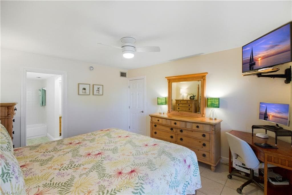 600 Neapolitan Way 105, Naples, FL 34103-11