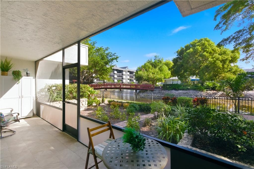 600 Neapolitan Way 105, Naples, FL 34103-21