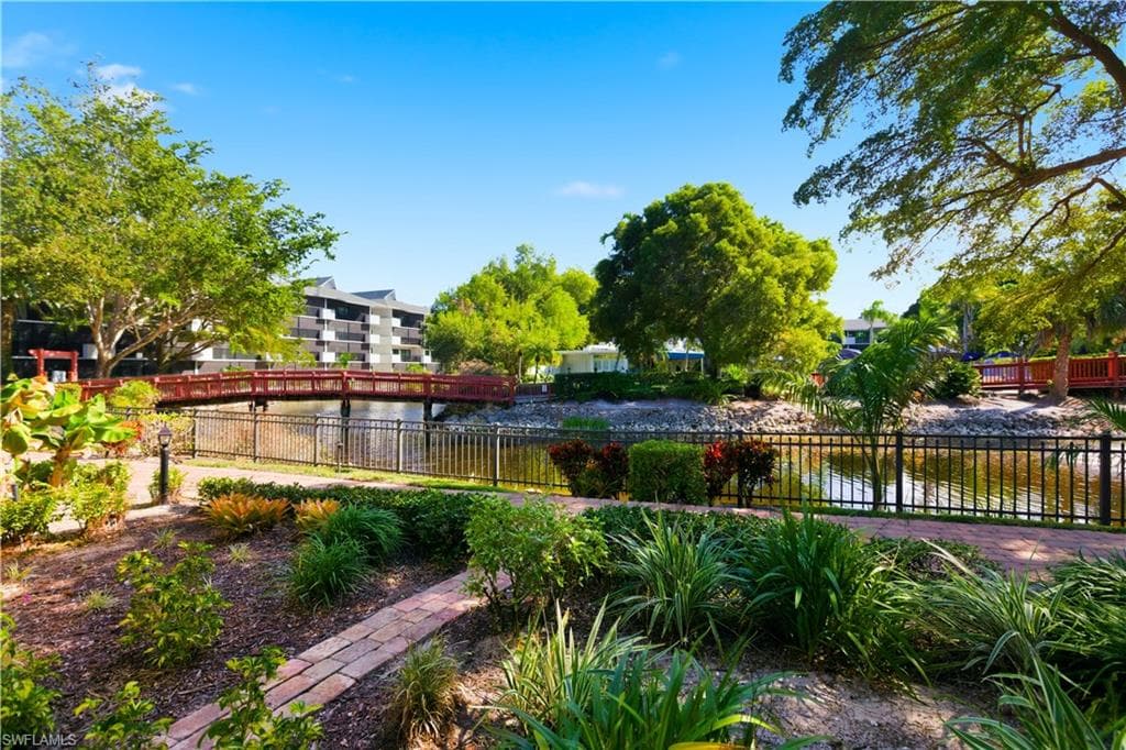 600 Neapolitan Way 105, Naples, FL 34103-24