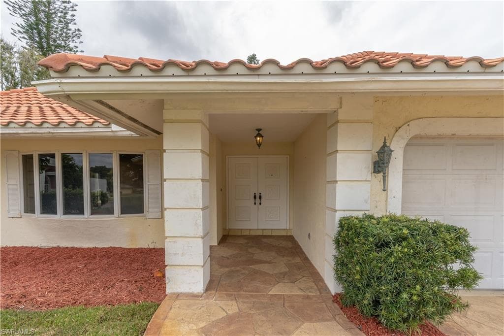 2353 Abbey Ct, Naples, FL 34112-6