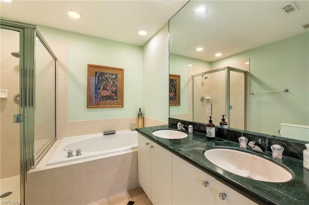 3755 Fieldstone Blvd 1208, Naples, FL 34109-17