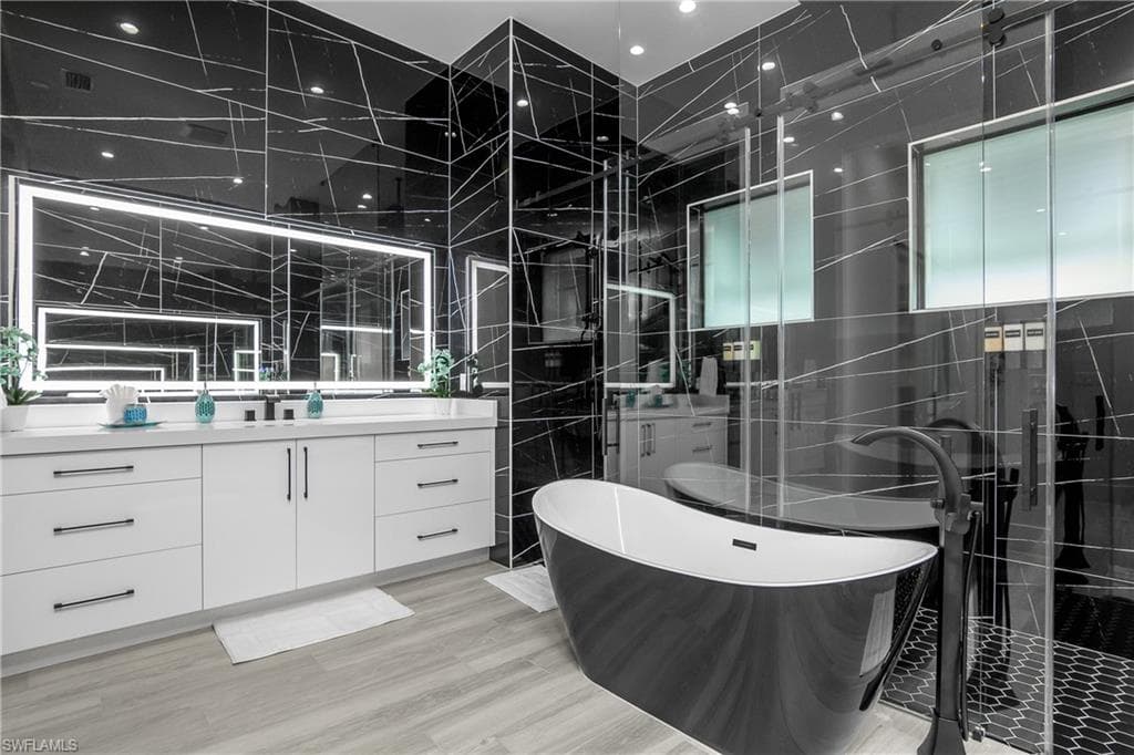 1347 23rd St SW, Naples, FL 34117-11